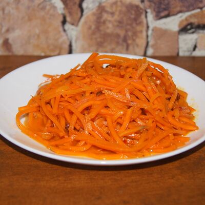 Салат Морковь по-корейски в Пловия по цене 260 ₽