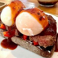 Биф тост в Blanche