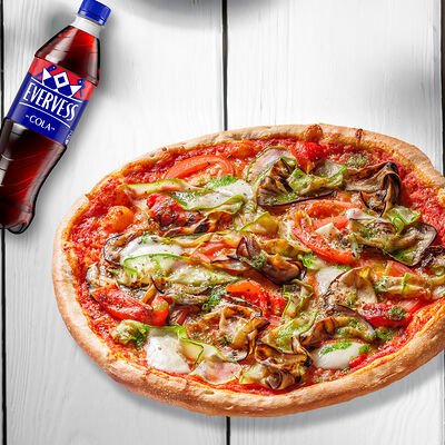 Пицца с овощами гриль и Evervess Кола в Перчини по цене 700 ₽