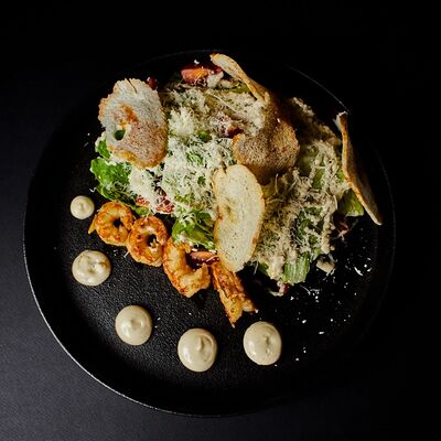 Кардини Цезарь с креветками в Koster по цене 850 ₽