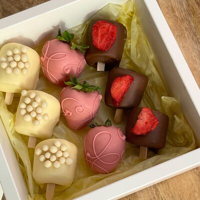 Бананы и клубника в шоколаде Лорьян маленький в Клубника по цене 2590 ₽