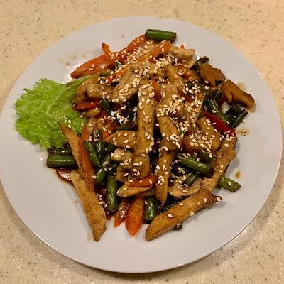 Тайский салат в Первая реберная Кухня по цене 400 ₽