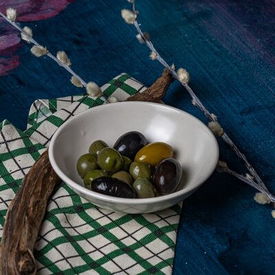 Оливки и маслины в Узоры по цене 360 ₽
