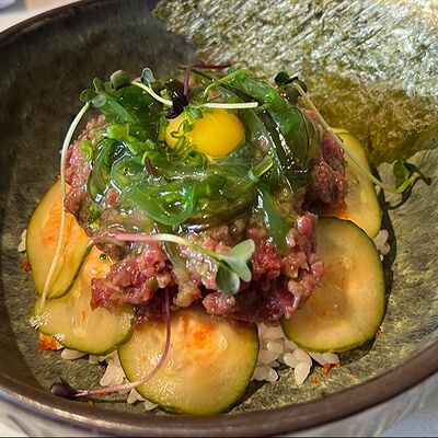 Поке с тартаром из говядины в ресторан 