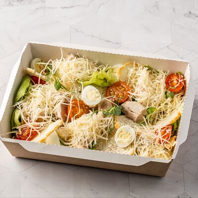 Салат Цезарь с курицей Xl в CHEF'S FOOD BOX по цене 1460 ₽
