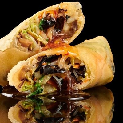 Спринг-роллы с древесными грибами, мясом и фунчозой в Mr.Mao по цене 400 ₽