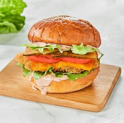 Бургер куриный в ЮГА по цене 590 ₽