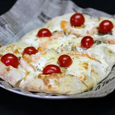 Пицца с морепродуктами в GQ по цене 1160 ₽