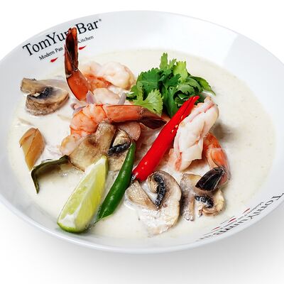 Tom Kha с королевскими креветками и доброй порцией пропаренного риса в TomYumBar по цене 888 ₽