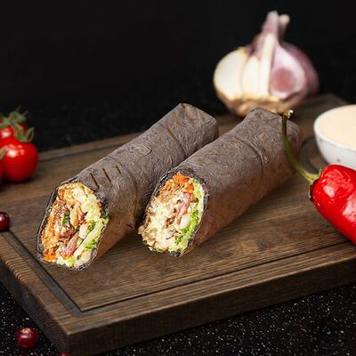 Шаурма в черном лаваше в Экспресс-пекарня по цене 300 ₽