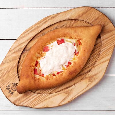 Хачапури с сыром Страчателла в Чача по цене 570 ₽