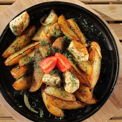 Жаркое по-домашнему с курицей в Чебуреки решают! по цене 530 ₽