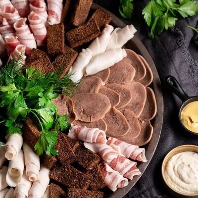 Мясное ассорти в Еда с акцентом по цене 990 ₽