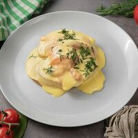 Бенедикт с лососем в Caffe 47