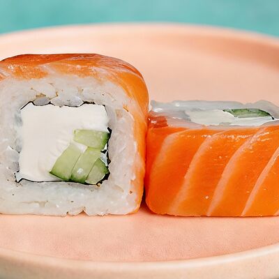 Ролл Филадельфия в Sushi Street по цене 629 ₽