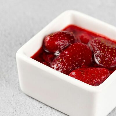 Клубника, протёртая с сахаром в Кофемания ХП! по цене 150 ₽