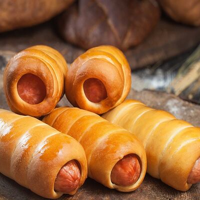 Сосиска в тесте печеная в Бакинский Chef по цене 135 ₽