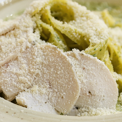 Песто с курочкой фреска в Pizza Volante по цене 1130 ₽