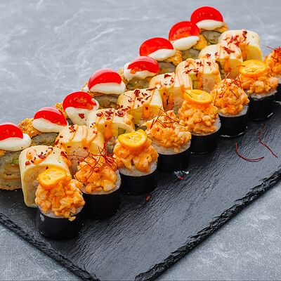 Сет Ланч в Rolls Bar по цене 1058 ₽