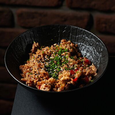 Жареный рис с телятиной в Encore Ervier по цене 690 ₽