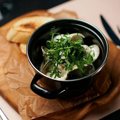 Мидии в кокосовом соусе в Oysters по цене 790 ₽