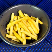 Картофель фри с соусом сладкий чили в Gojira ramen