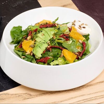 Салат с авокадо в Binz по цене 430 ₽