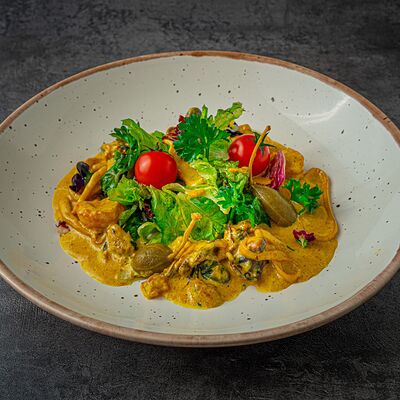 Салат с морепродуктамив Поляна по цене 790 ₽