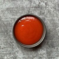 Шрирача соус в Is Ku Sushi Ramen Bar