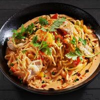 Том ям Noodles с цыпленком в Tyo