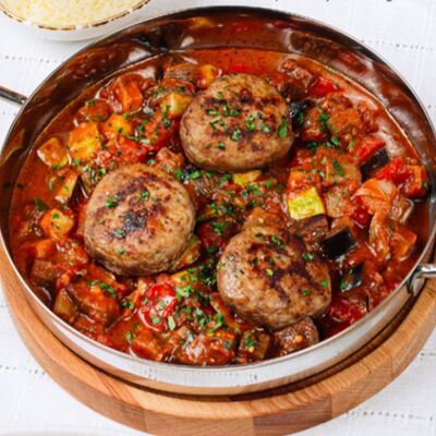 Польпетте с овощным рататуемв Паста Фэмили по цене 730 ₽