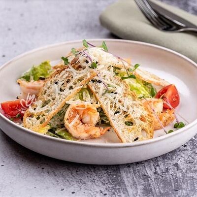 Цезарь с креветками в Refettorio по цене 750 ₽