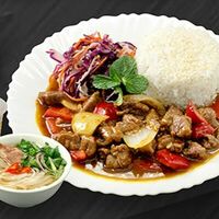 Ком бо лук лак в Pho Oanh