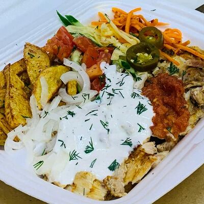 Шаверма на тарелке в Шаверма по цене 440 ₽