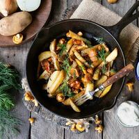 Жареный картофель с грибами в Хинкали плюс