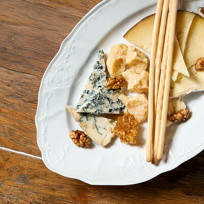 Antipasto Formaggio в Salone pasta & bar по цене 3450 ₽