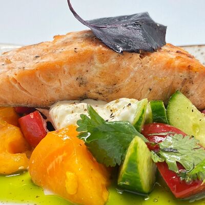 Стейк из подкопченной форели в Максима Пицца по цене 2420 ₽