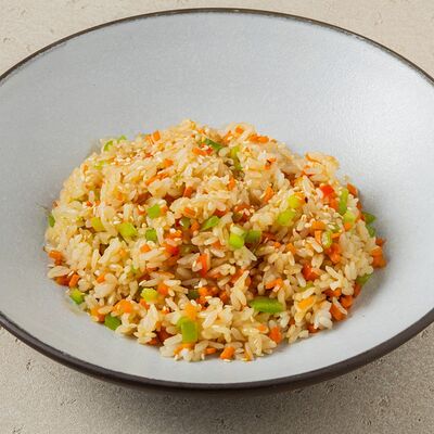 Жареный рис с овощами в Кореана по цене 320 ₽