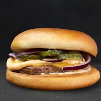 Чизбургер Gellert в Gellert Bar