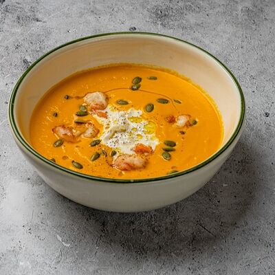Крем-суп тыквенный с креветками в Luca по цене 800 ₽