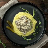 Бефстроганов в CAFE BAZAR