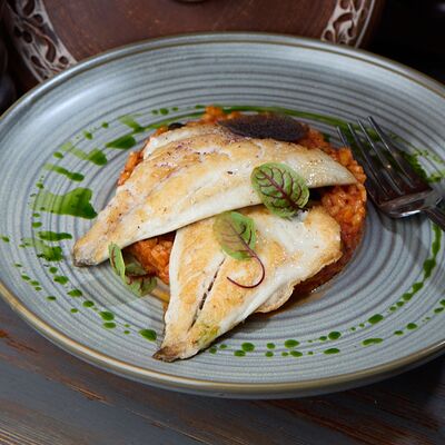 Филе дорадо с томатным рисом в Балканский гурман по цене 1550 ₽