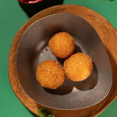 Сырные шарики в Lars Vegans по цене 400 ₽