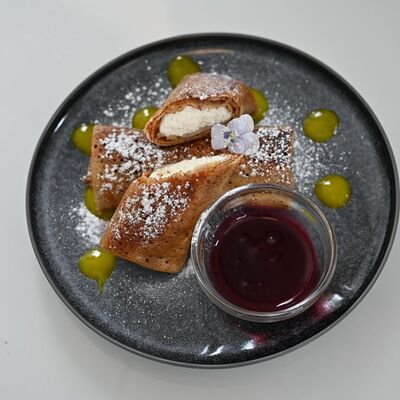 Домашние блинчики с творожным кремом в Bucho по цене 320 ₽