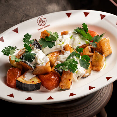 Салат с хрустящими баклажанами в ЮжанеГорожане по цене 698 ₽