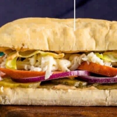 Сэндвич с охотничьими колбасками в The Best Burger по цене 540 ₽