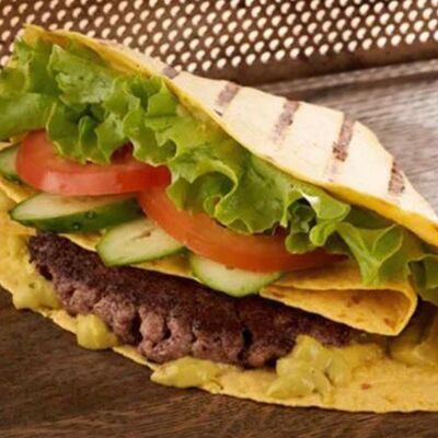 Бургер в тортилье в Шаурма на Ильича по цене 300 ₽