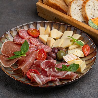 Антипасти в МОСТ бистро по цене 1390 ₽