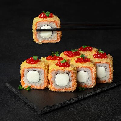 Горячая Филадельфия в хрустящей корочке в Суши Boom по цене 1853 ₽