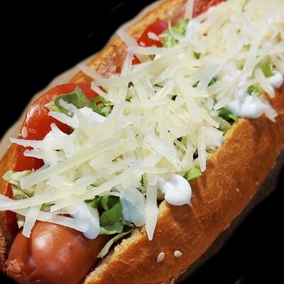 Хот дог с сыромв Хочу Гриль и Чебуреки по цене 330 ₽